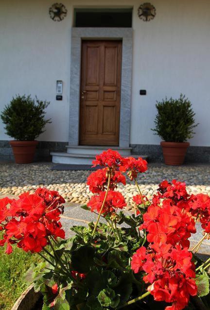B&B Marge Oltrona di San Mamette Екстер'єр фото