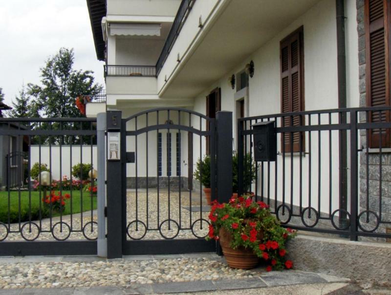 B&B Marge Oltrona di San Mamette Екстер'єр фото